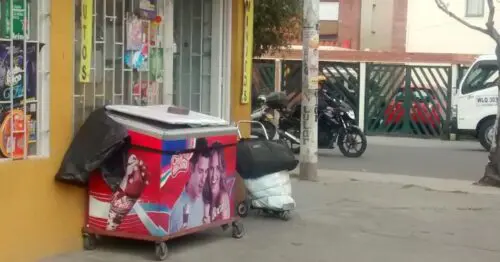 CIGARRERIA Y PAPELERIA LA GRAN ESQUINA CIGARRERIA Y PAPELERIA LA GRAN ESQUINA